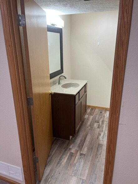 Building Photo - 1004 N 10th St