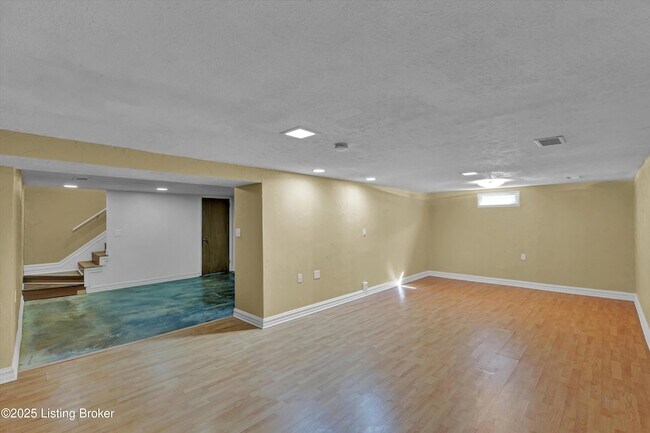 Building Photo - 7405 Ridan Way