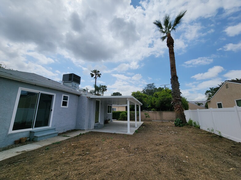 Building Photo - 6621 Chimineas Ave