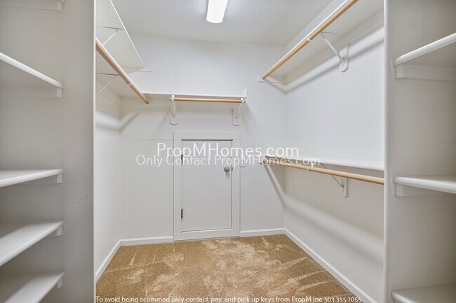 Building Photo - Four Bedroom Home in Progress Ridge - Corn...