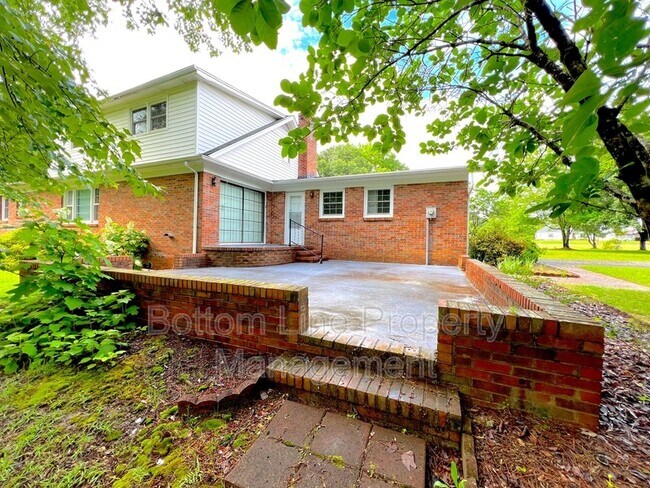 Building Photo - 186 Niven Rd