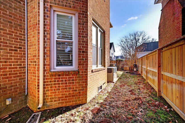 Building Photo - Elegant & Spacious Home Available in Church Point