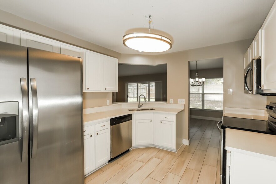 Building Photo - 1138 Hardwood Dr