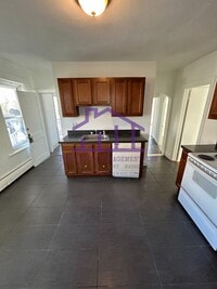 Building Photo - 221 Regan St