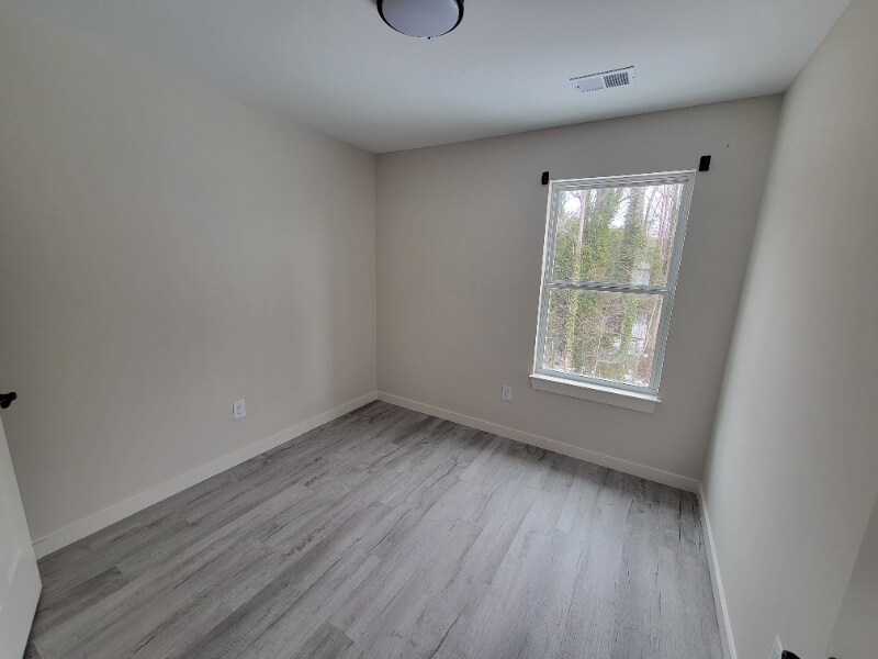 Building Photo - 823 31st St SW