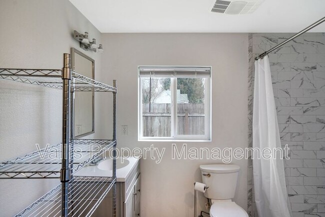 Building Photo - 1130 14th St NE