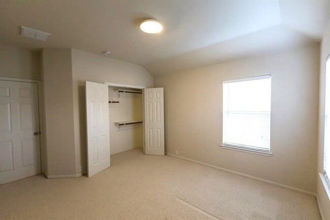 Building Photo - 2511 Sun Spot Ln