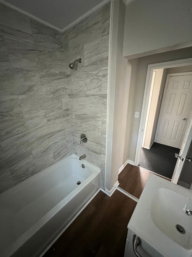 Building Photo - 3614 Norwich St