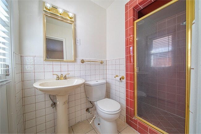 Building Photo - 1618 S Meeker Ave