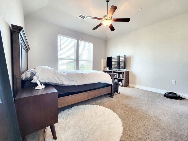 Building Photo - Modern 3/BR 2.5/Bath Home with Covered Dec...