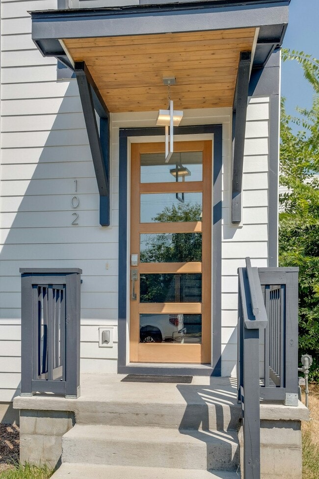 Building Photo - 102 Marshall Ct