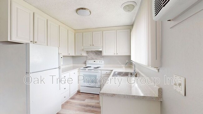 Building Photo - 1922 Cordoba St