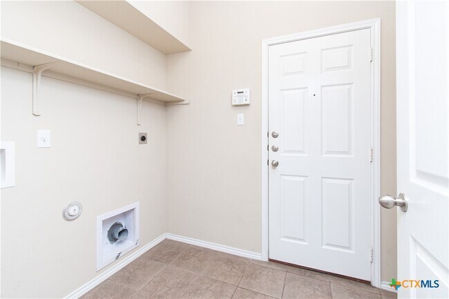 Building Photo - 7010 Cokui Dr