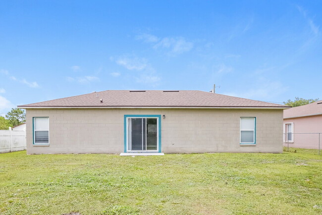 Building Photo - 627 Cotulla Dr