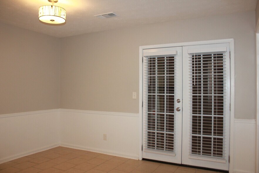 Building Photo - 4237 Dejohns Way