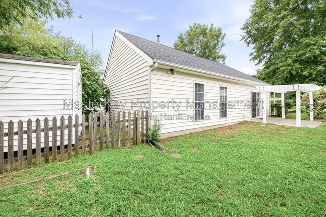 Building Photo - 6307 Forest Ridge Dr