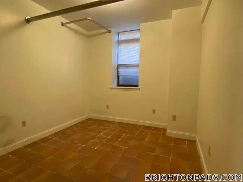 Building Photo - 27 Egremont Rd