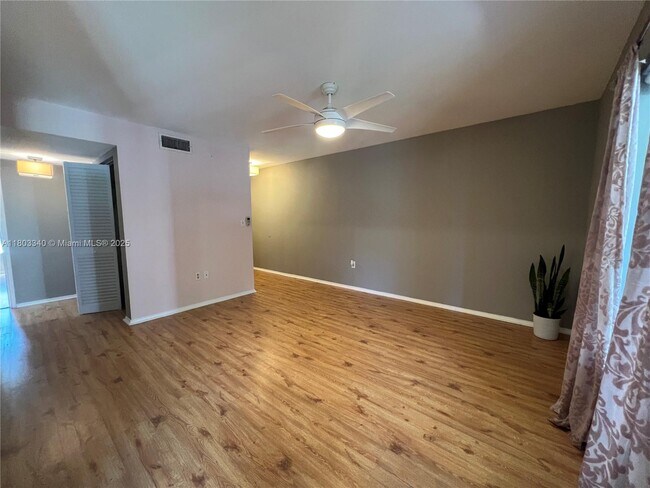 Building Photo - 2350 NW 33rd St