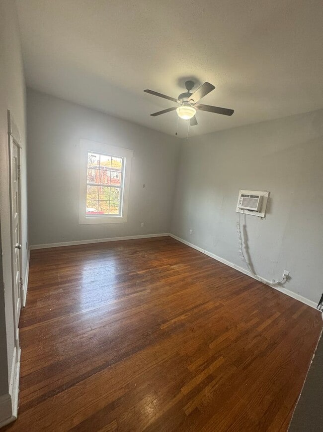 Building Photo - Two Bedroom Highland Apartment