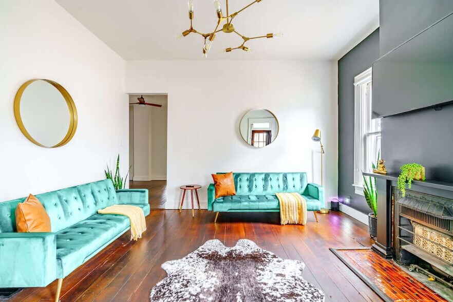 Building Photo - 241 W Water St