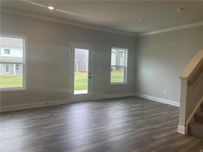 Building Photo - 4371 Portsbrook Ave