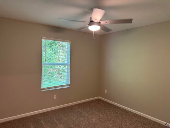 Building Photo - 186 Price Ml Trl