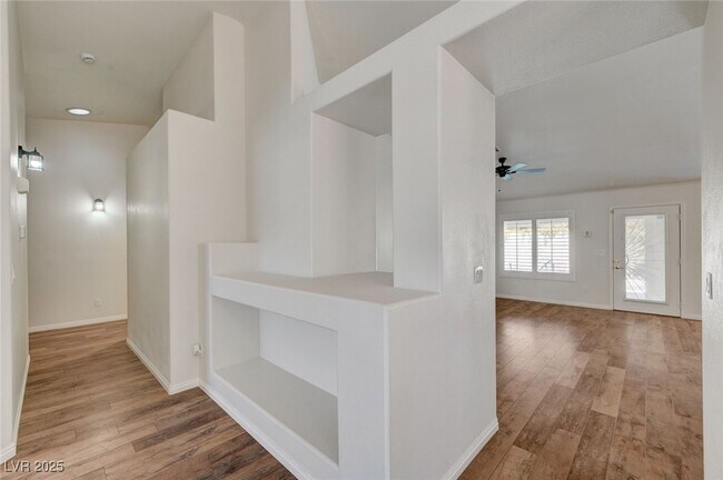 Building Photo - 8208 W Ashkum Ave