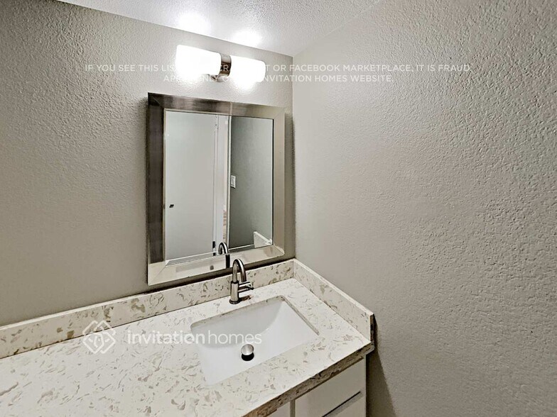 Building Photo - 2136 E Broadmor Dr