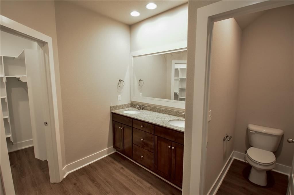 Building Photo - 747 N Malbec Rd