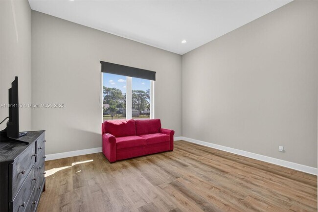 Building Photo - 18369 Mellen Ln