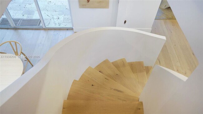 Building Photo - 1201 NE 85th St