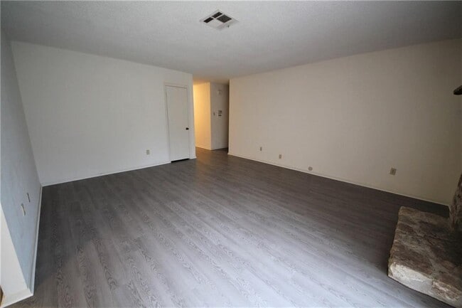Building Photo - 3206 Spaniel Dr