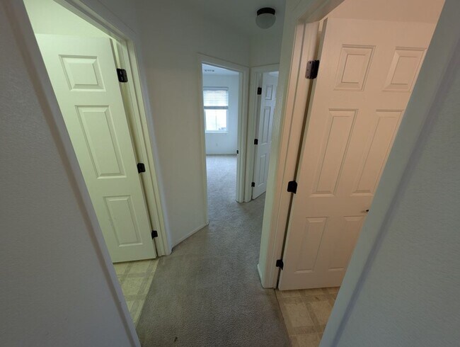 Building Photo - 9735 Clifford Walk Ave