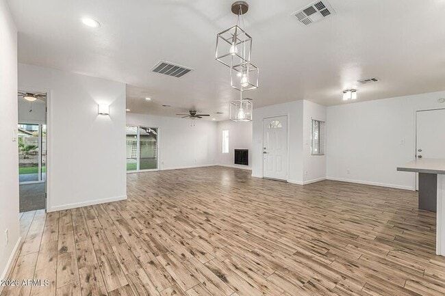 Building Photo - 937 N 85th St