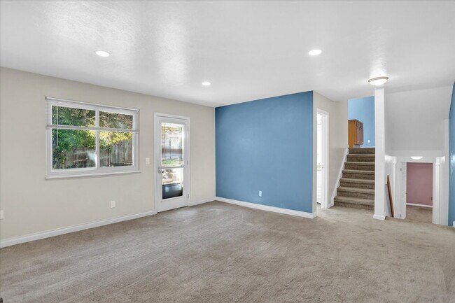 Building Photo - "Spacious 4-Bedroom Haven with 3 Full Baths in Aurora's Heart – 2068 Sq Ft of Comfort!"
