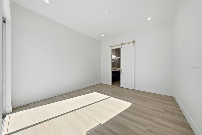 Building Photo - 1514 Wilson Ave