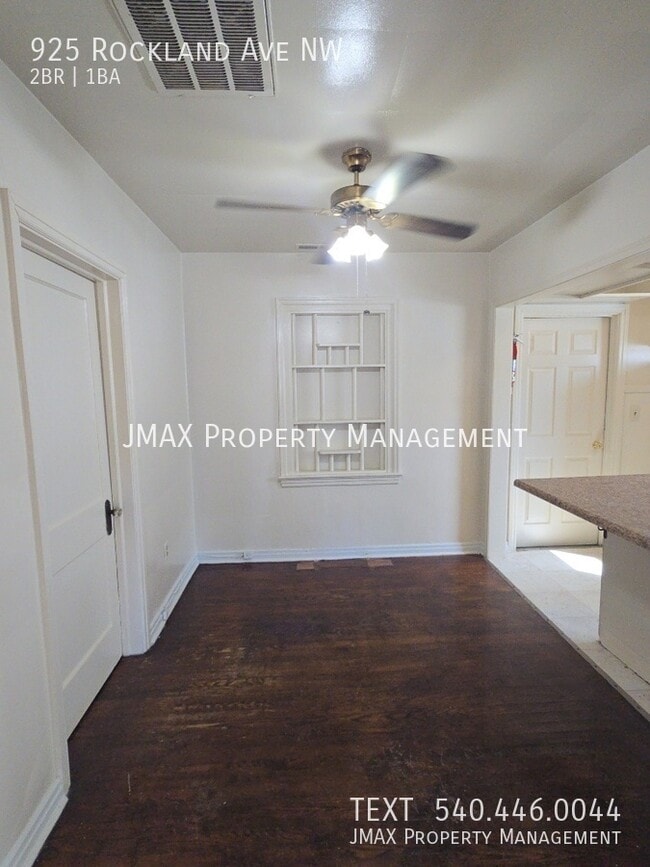 Building Photo - 925 Rockland Ave NW