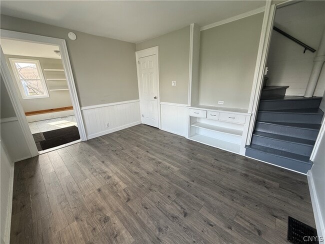 Building Photo - 250 W 2nd St