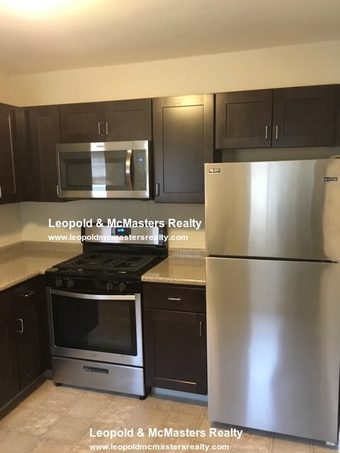 Building Photo - 136 Arlington St