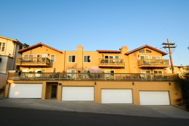 Building Photo - 2319 Curlew St