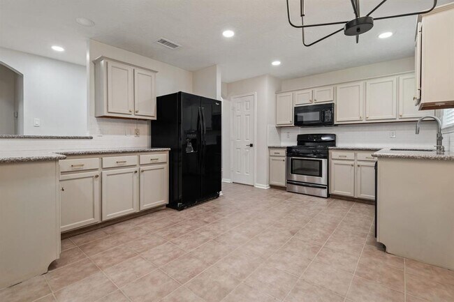 Building Photo - 16138 Cypress Trace Dr