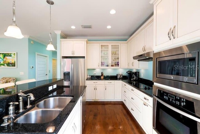 Building Photo - 4808 Gulf Dr