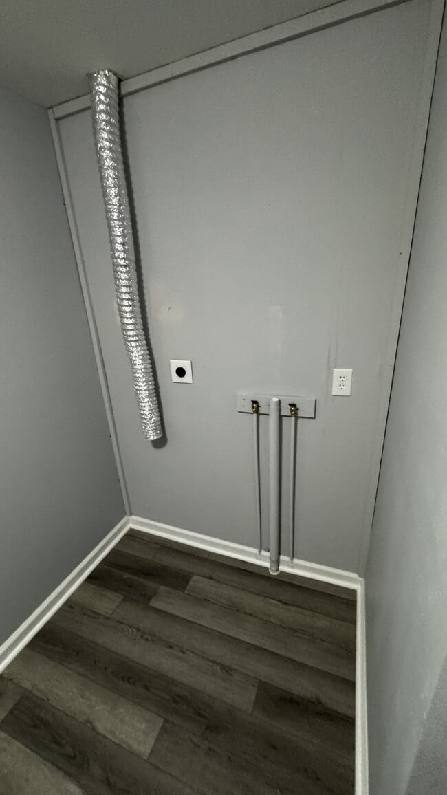 Building Photo - 126 Connector Rd