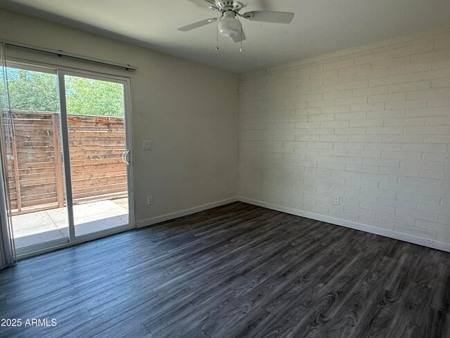 Building Photo - 1625 W Fillmore St