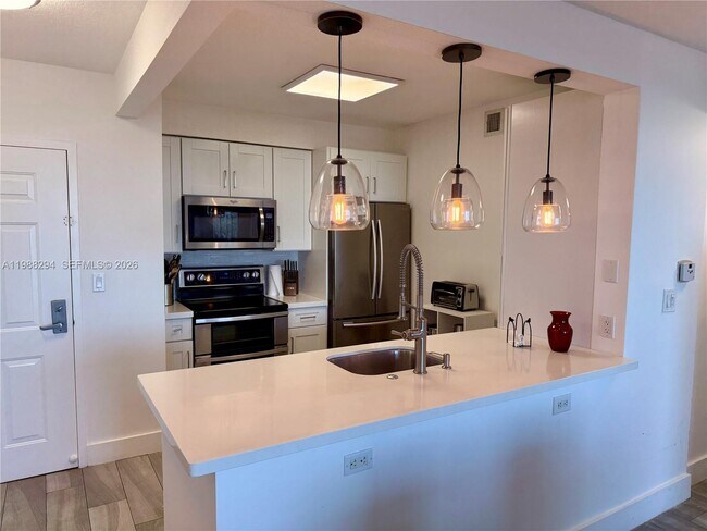 Building Photo - 900 SW 8th St