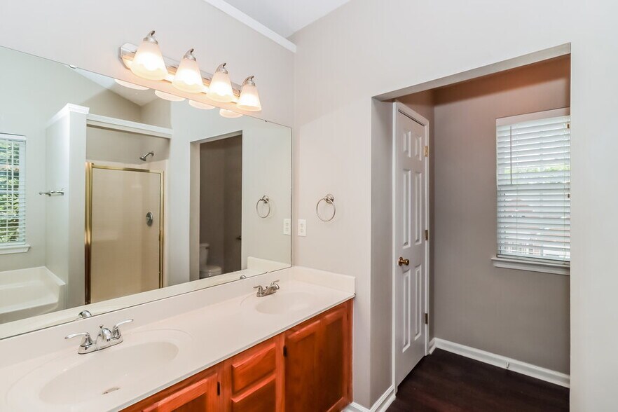 Building Photo - 7503 Lullwater Cove