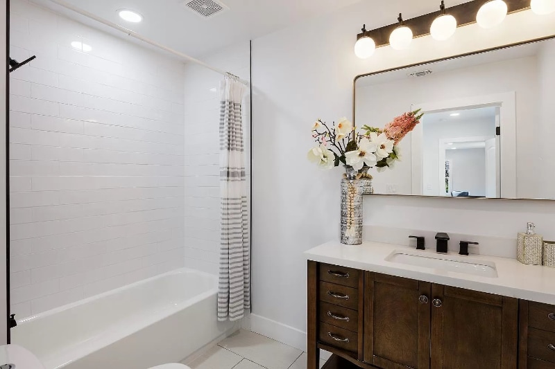 Building Photo - 2437 Acton St