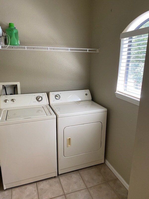 Building Photo - 2200 Tuscany Trce