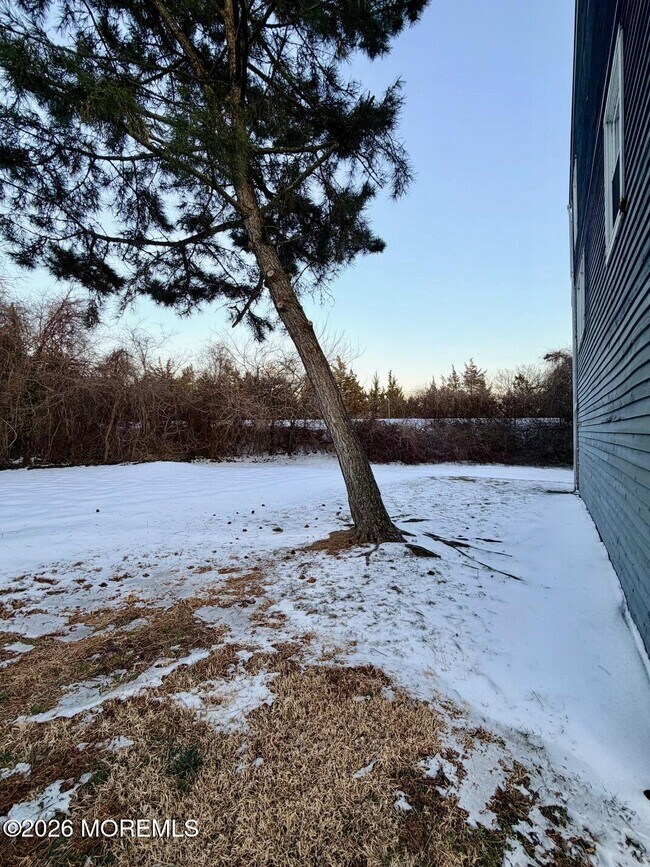 Building Photo - 1511 Railroad Ave