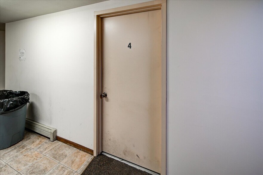 Building Photo - 2850 Cimarron Trl